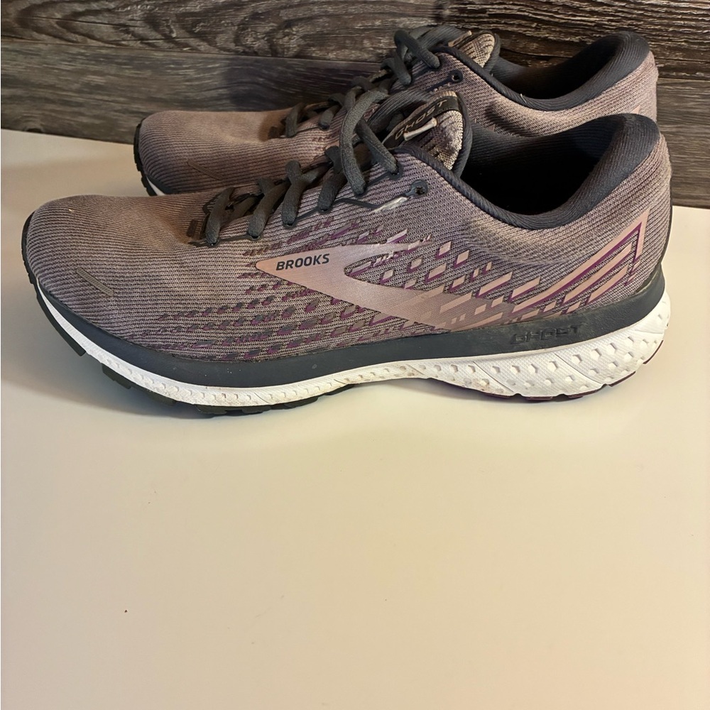Brooks Women's Athletic Shoes - Gray and Pink